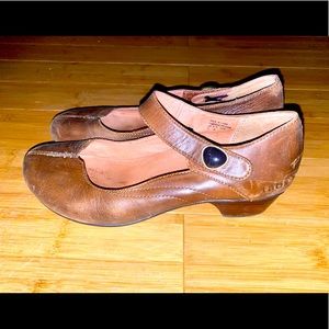 Taos wooden kitten heel leather Mary Janes